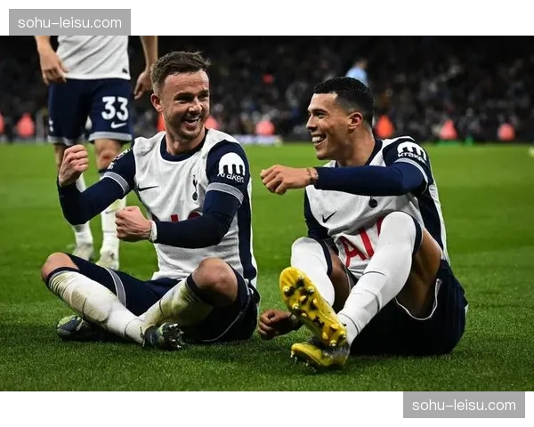 热刺核心比苏马与老将本戴维斯续约未定，未来取决于保级